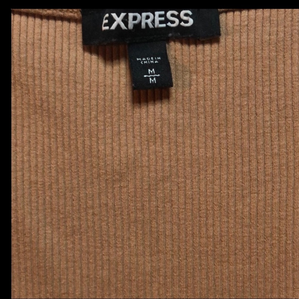 Cute Express top - Picture 3 of 3